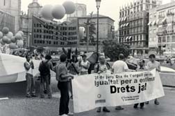 Pancarta de capçalera en la celebració de l'Orgull, any 2000.