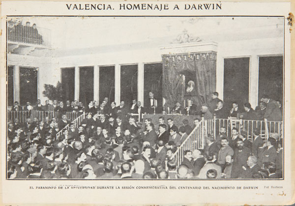 El Paraninfo de la Universidad durante la sesión conmemorativa del centenario del nacimiento de Darwin