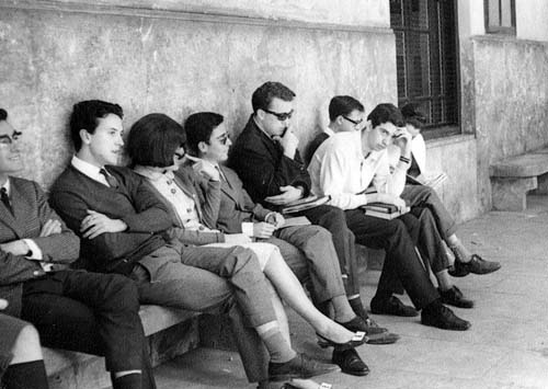 Estudiants vinculats a les activitats del Sindicat Democràtic d'Estudiants de València. 1966.