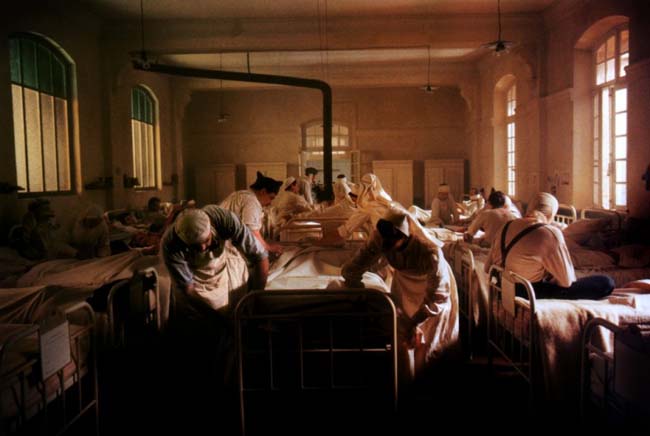 El pabellón de los oficiales (La chambre des officiers, François Dupeyron, 2001)