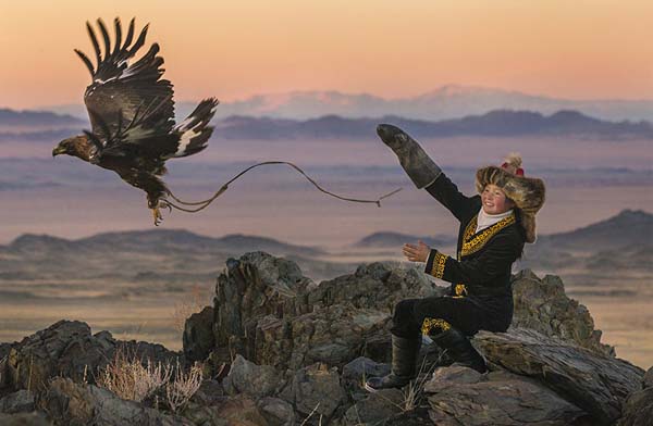 La cazadora del águila (The Eagle Huntress, Otto Bell, 2016)