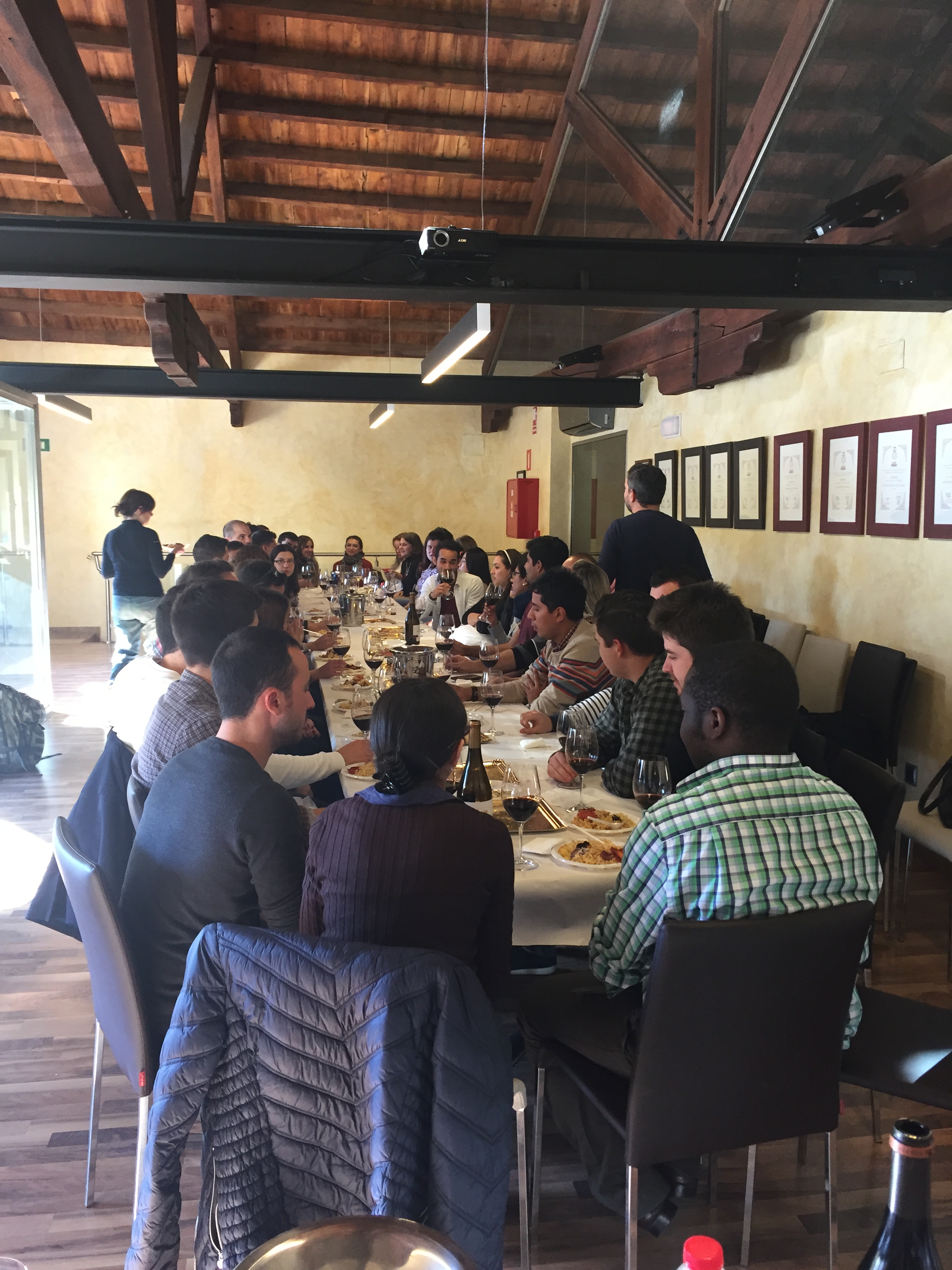 Estudiantes del Máster en la Bodega La Viña