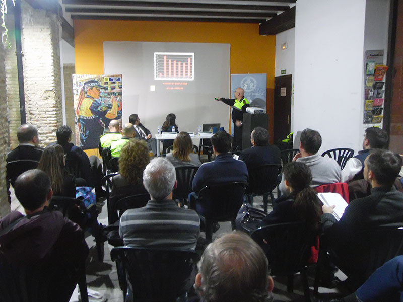 El districte de Russafa acull una jornada de la Universitat de València sobre protecció ciutadana