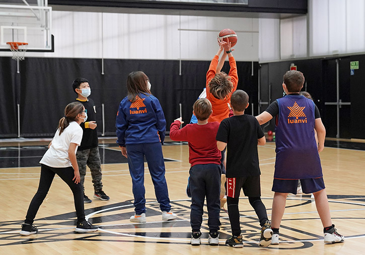 La Universitat, con L'Alqueria del Basket, organiza La Nau de Pasqua el alumnado de primaria y secundaria