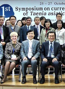 La Dra Galán-Puchades en un symposium sobre l’espècie Taenia asiàtica celebrat en Corea del Sur.