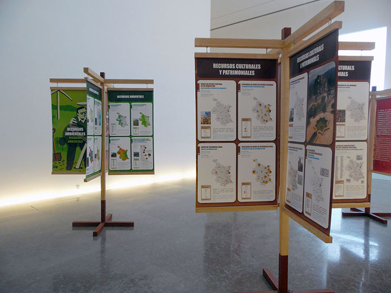L'exposició ‘Recursos Territorials Valencians’ de la Universitat de València s'exposa a Sagunt