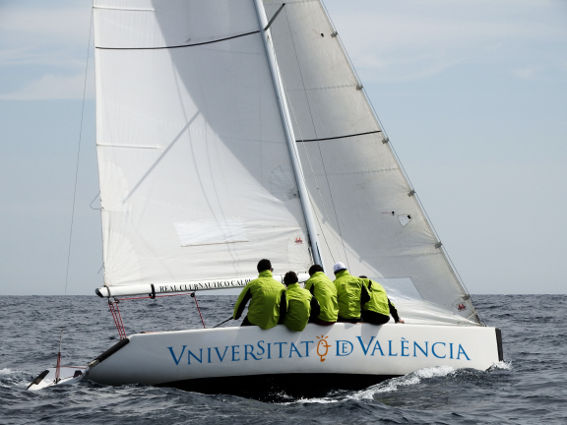 L'equip de vela de la Universitat de València.
