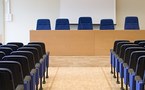 Saló d'actes amb les butaques buides