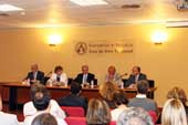 El rector, durante la presentació del libro.