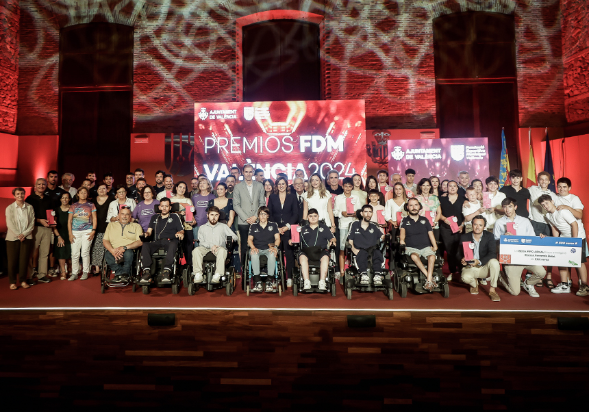 Escenario con los premiados