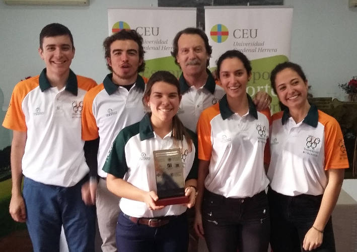 L'equip de golf CADU de la Universitat de València.