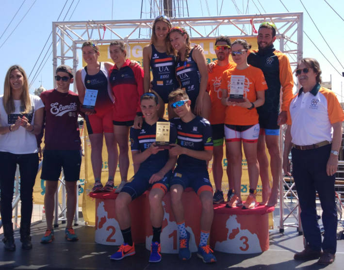 L'equip de triatló de la Universitat va quedar en el tercer lloc a Gandia.