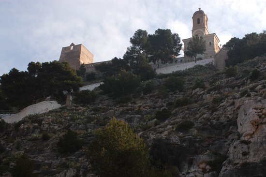 2._castillo_de_cullera__vista_sur_hacia_la_villa.jpg