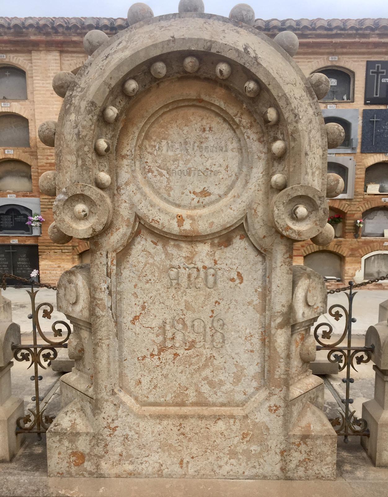 Detalle del panteón