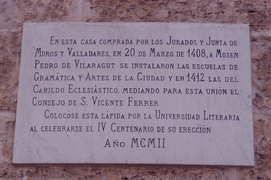 38.palacio_de_los_duques_de_gandia__plaza_de_san_lorenzo__valencia._inscripcion_conmemorativa_estudi._foto_luis_arciniega.jpg