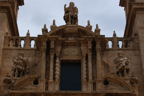 7._monasterio_de_san_miguel_de_los_reyes__valencia._remate_fachada_iglesia.jpg
