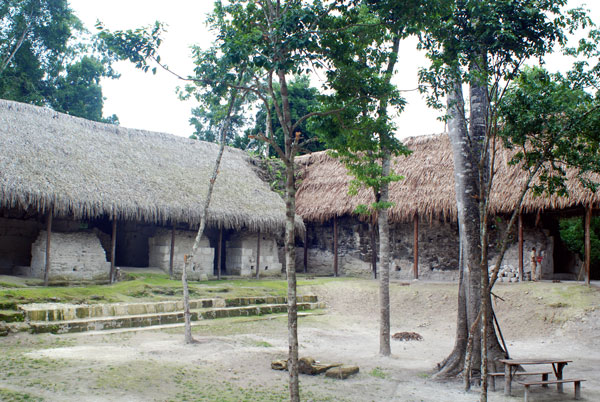 Patio interior de la Acrópolis de La Blanca tras su excavación y puesta en valor (Foto Christian Heck)