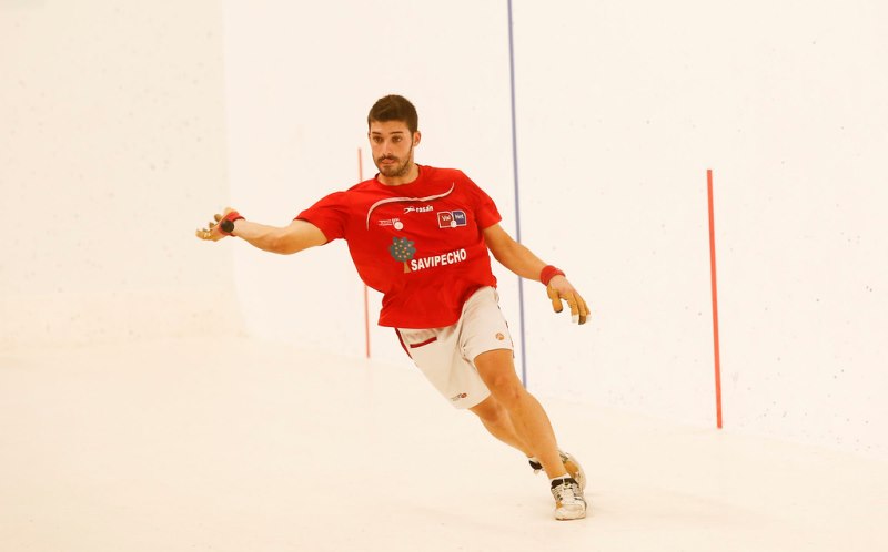 Borja de Navarrés colpejant la pilota possiblement de govanella. Foto: Jose Tomé