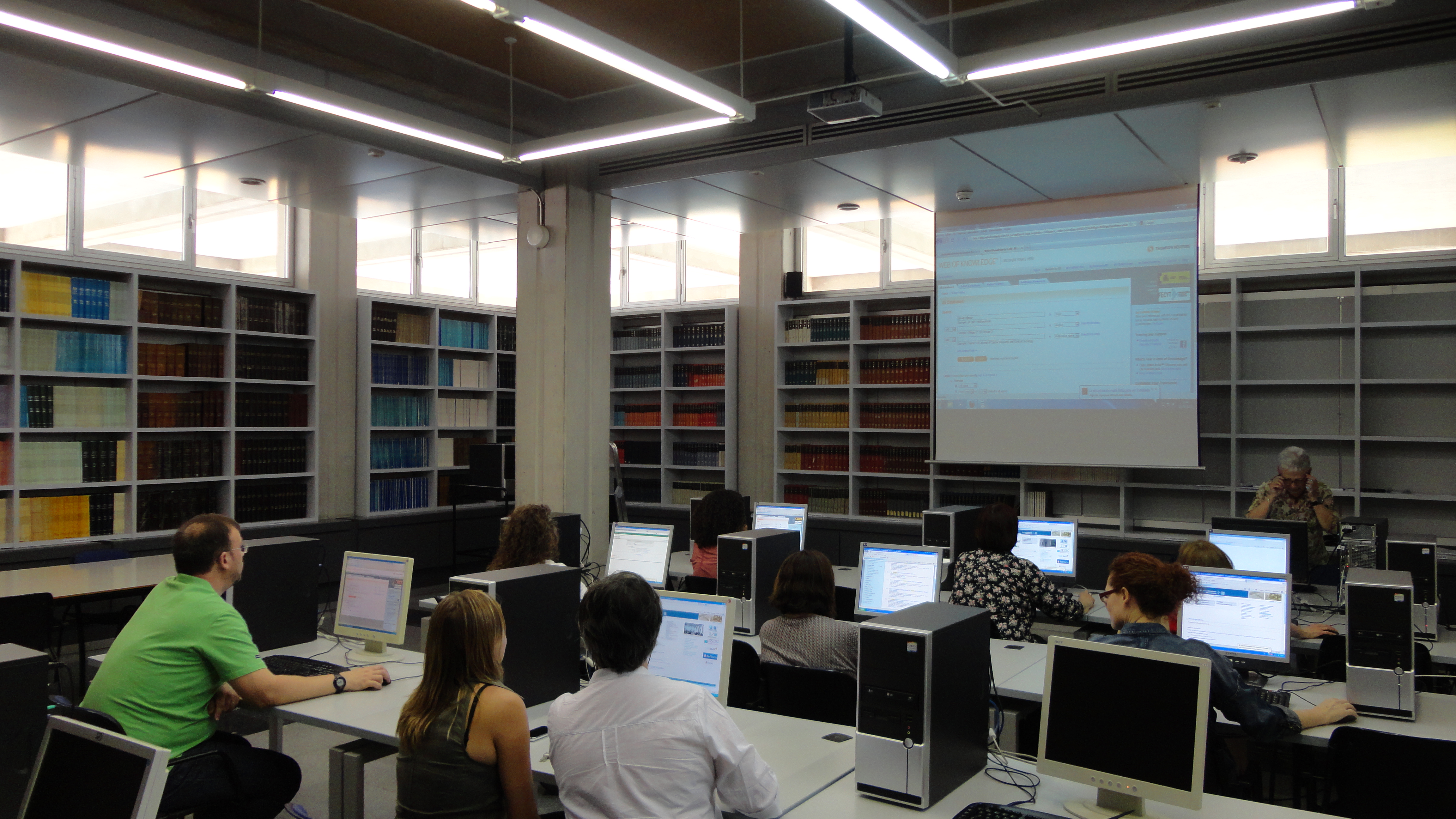 Sala formación usarios biblioteca