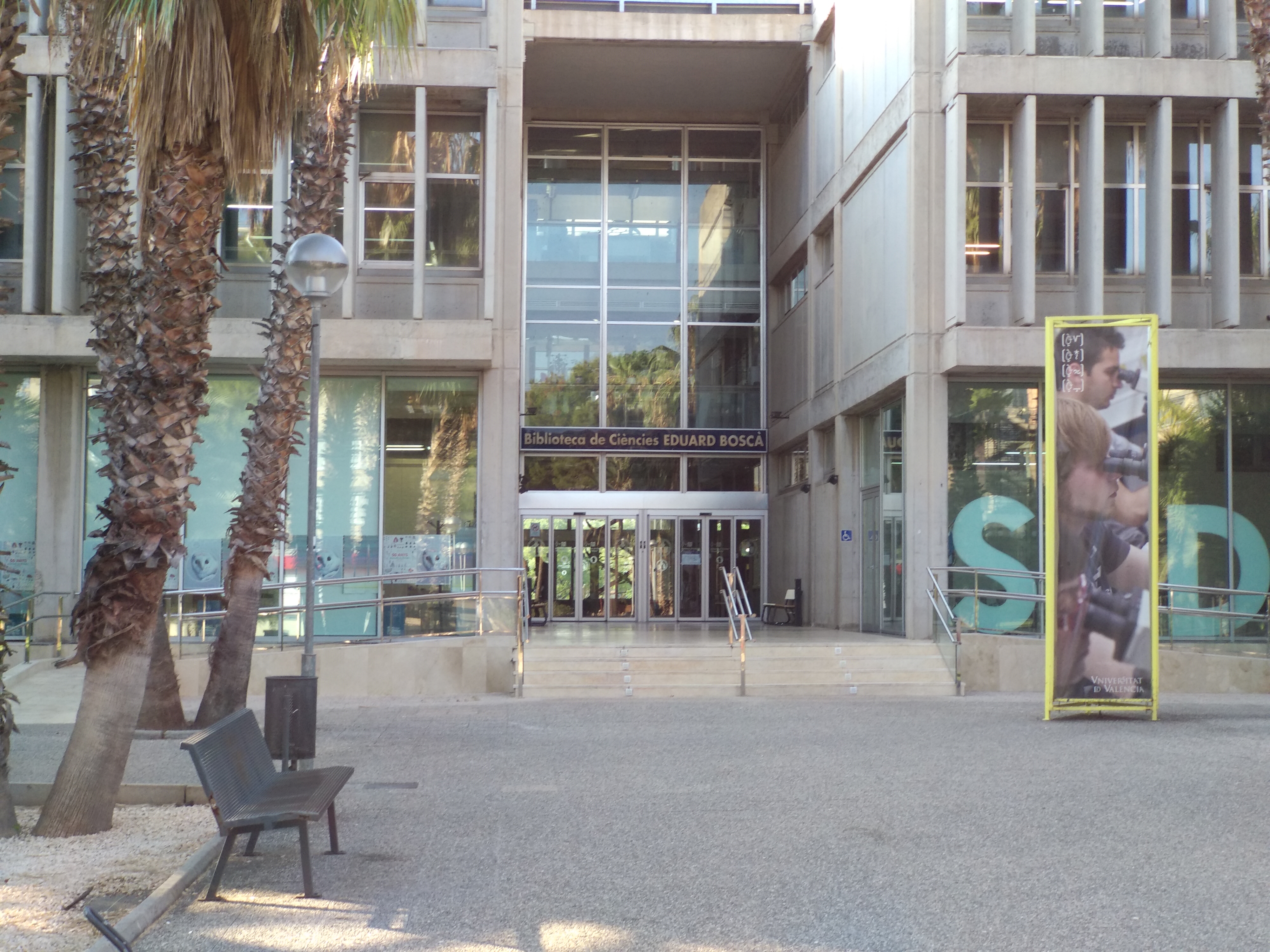 entrada biblioteca