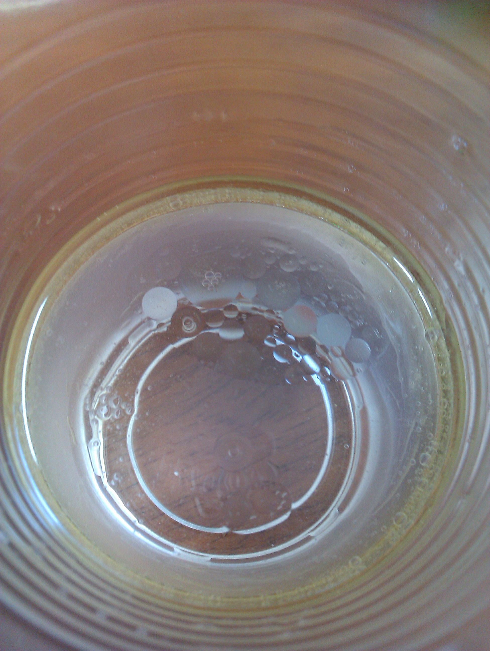 Fig. 3a. Gotas de aceite en agua