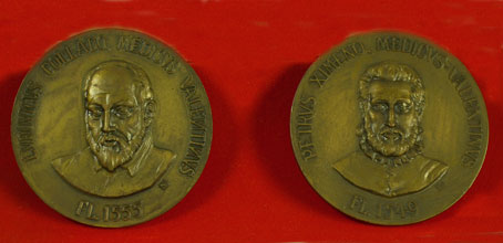 Medallas en honor a Pedro Jimeno y Luis Collado