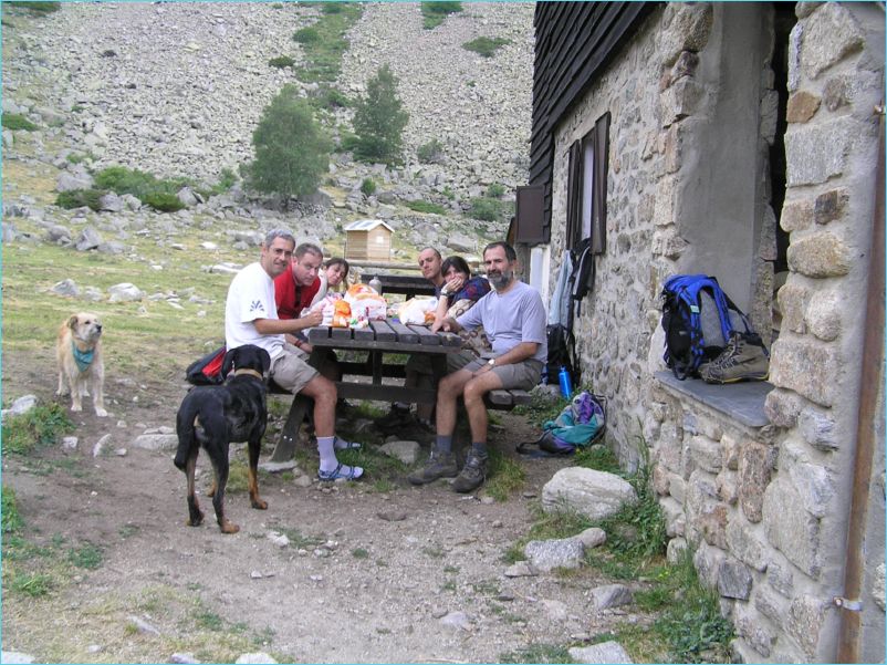 Dinar de les 4 al refugi