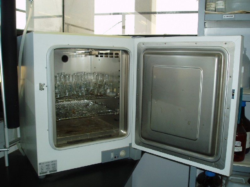 estufa de laboratorio