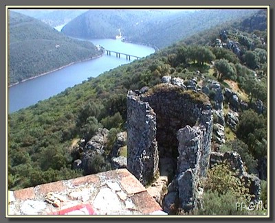 monfragueCastillo2.jpg