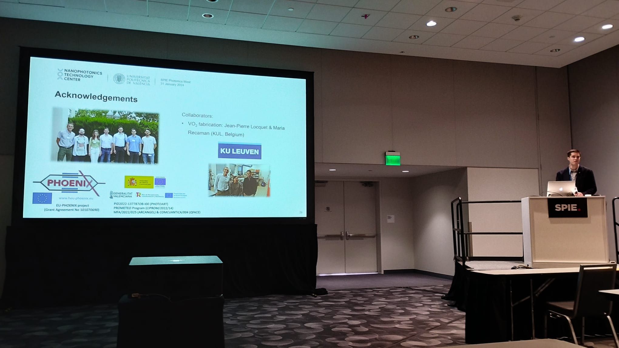 Jorge Parra durante una ponencia en SPIE Photonics West en 2024
