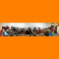 09panogrupocomiendo1.jpg