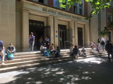 Exterior de la Biblioteca de Humanidades Joan Reglà (UV)