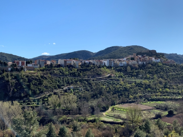 Vista del pueblo desde la peña chiquin con la llegada de la primavera (marzo 2021)