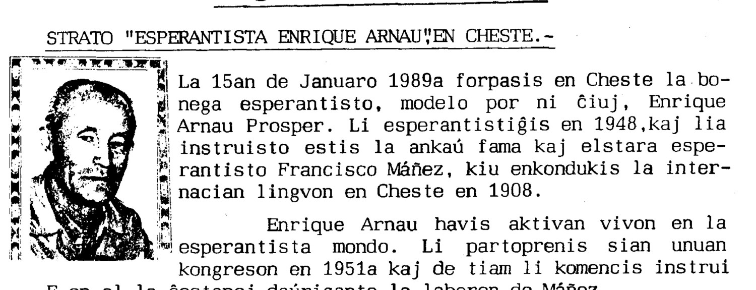 Cabecera de la necrológica de Enrique Arnau, con su retrato enmarcado