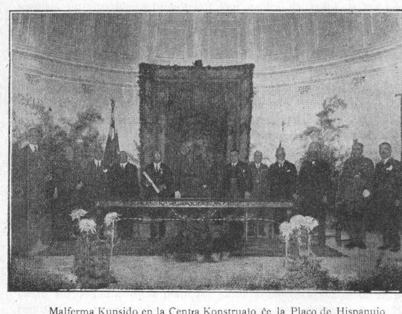 Foto de la prezida tablo de la 7-a Hispana Kongreso de Esperanto, Sevilo 1928