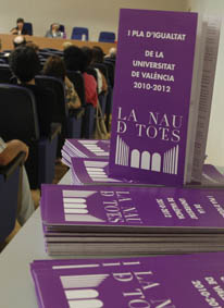 Foto de archivo de la presentación del I Plan de Igualdad de la Universitat de València.