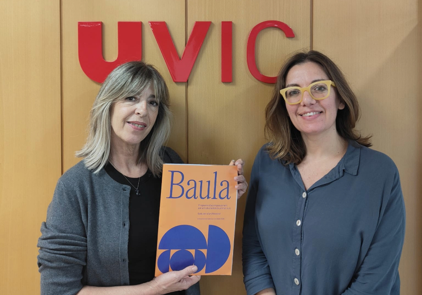 Arantza Torrecillas y Alícia Villar Aguilés, en la Universitat de Vic.