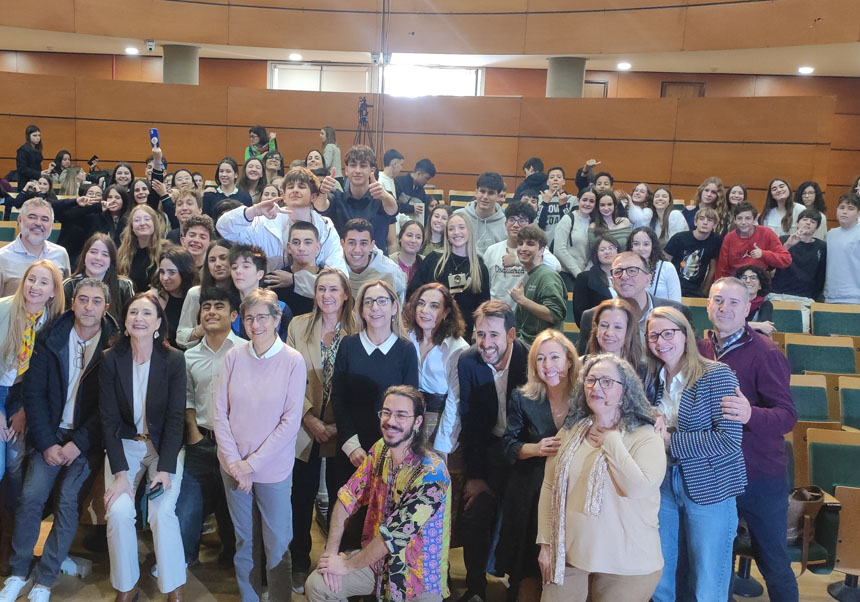 Foto de grupo al acabar el acto.