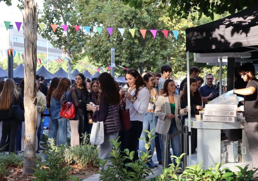 Estudiants en la Benvinguda del campus dels Tarongers
