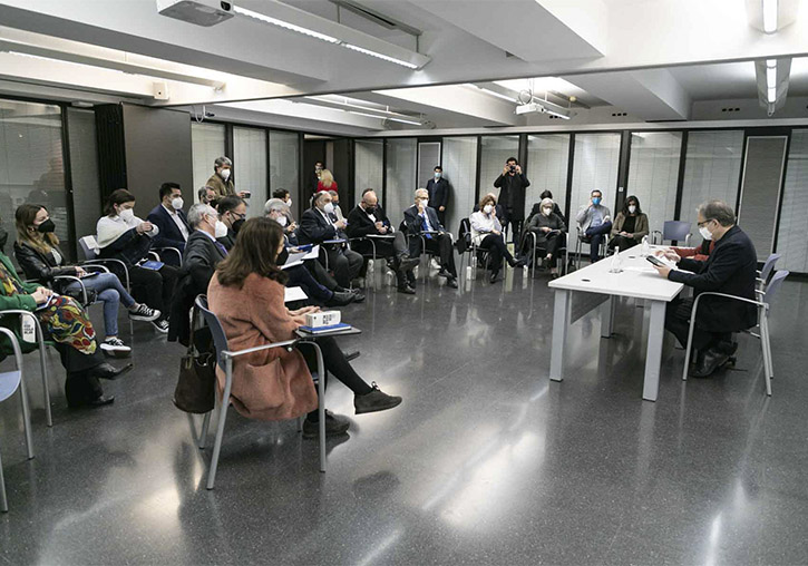 El Ministre d’Universitats es reuneix amb membres de la comunitat universitària