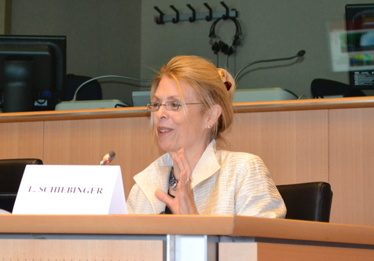 Londa Schiebinger, promotora dela excelencia de las mujeres en ciencias e ingenierías