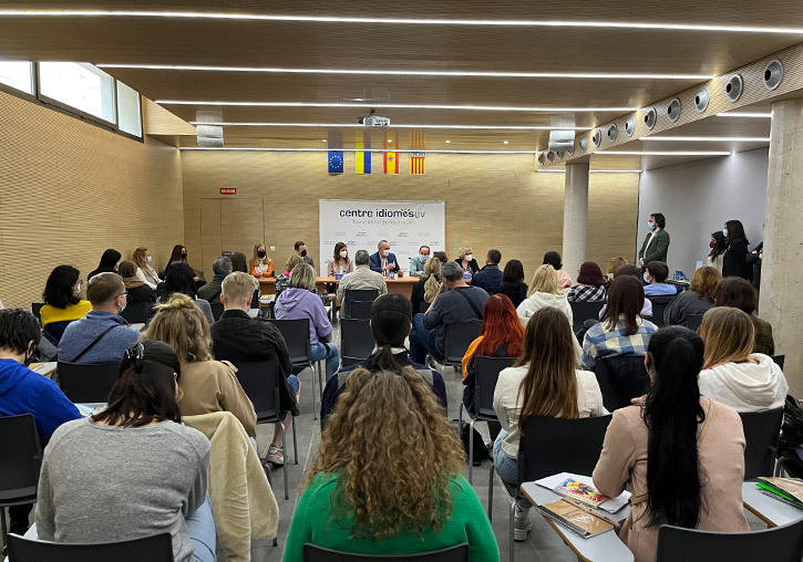 The Languages Centre of the Universitat de València begins the Spanish classes for the integration of the Ukrainian war refugees