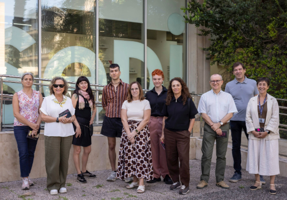 Artistes seleccionats i vicerectora d'Estudiantat - imatge 0