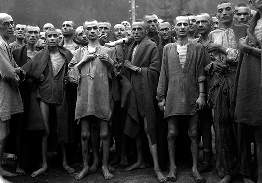 Homenatge a les víctims de l'holocaust nazi a la Nau