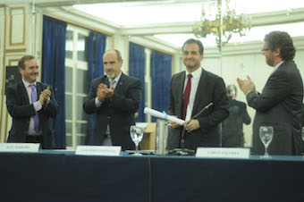 Luis Jimena en l'acte d'investidura com a doctor honoris causa