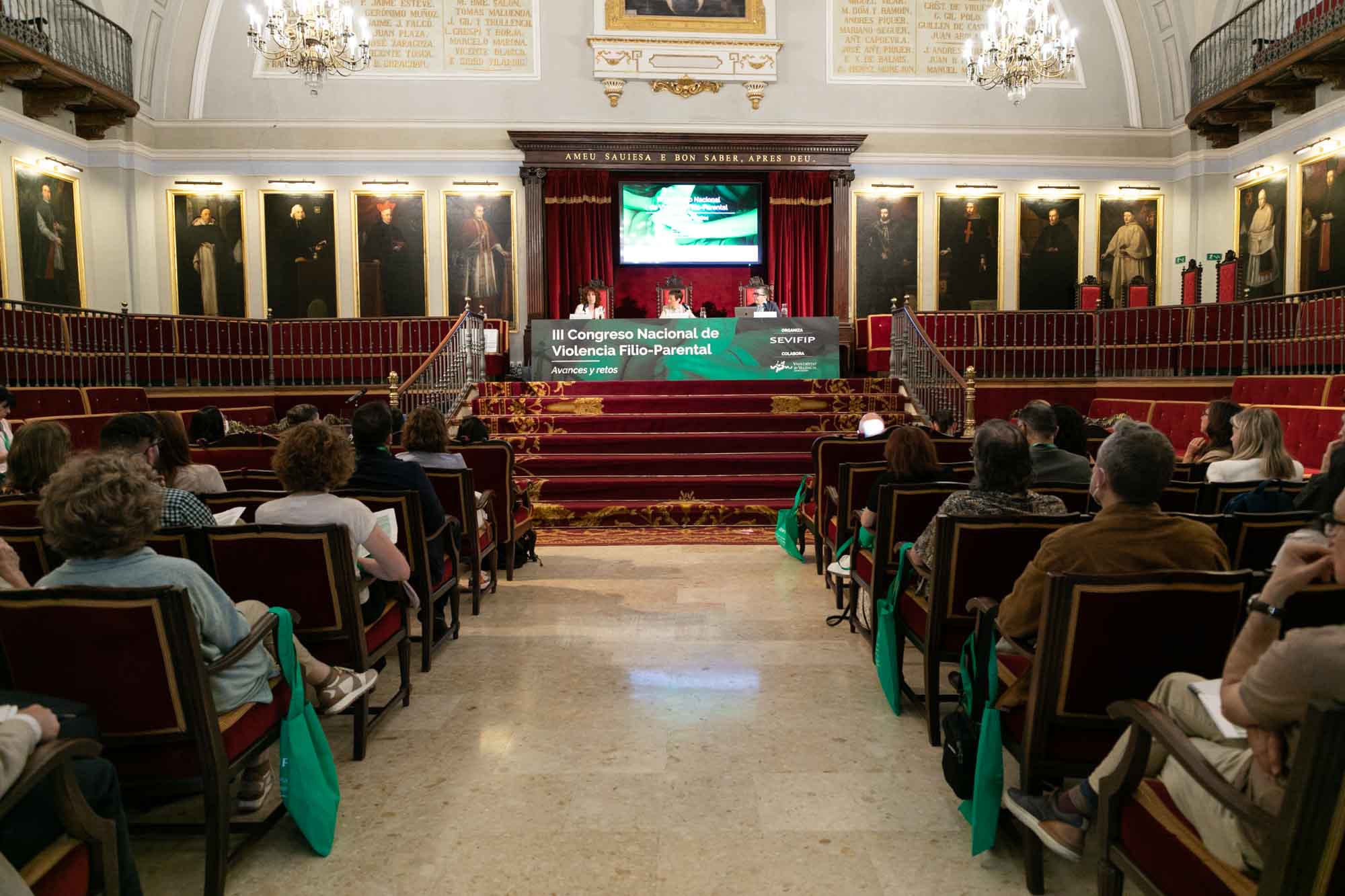 Alrededor de 200 personas participan en València en el III Congreso Nacional de Violencia Filio-Parental