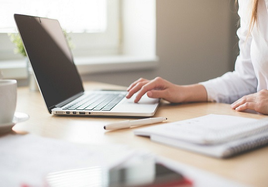 Estudiants de 1r curs. Lliurament de documentació matrícula