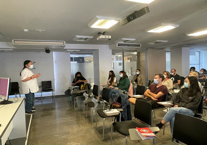 Mesa redonda sobre pueblos indígenas.