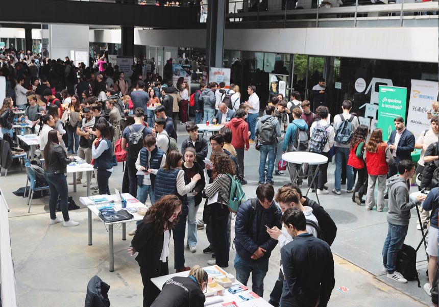 Estudiantes en el Foro STEM de 2025