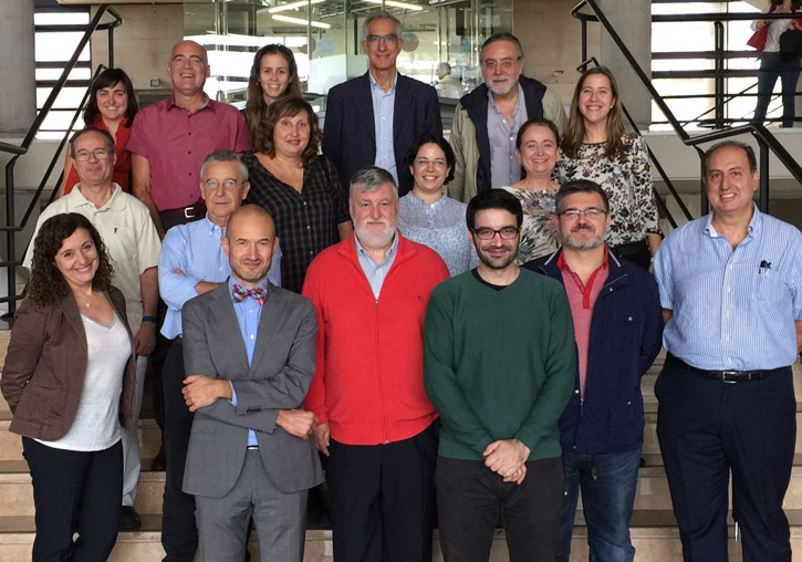 María Morales, professor of the Department of Preventive Medicine and Public Health of the University of Valencia, together with the members and collaborators of the CIBERESP Group 17.